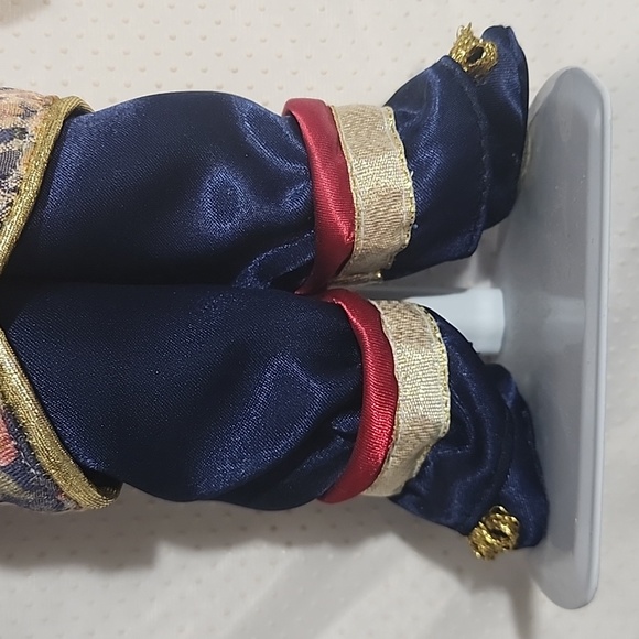 Vintage Seymour Mann 1997 Collectable Asian Porcelain Doll - Picture 3 of 7